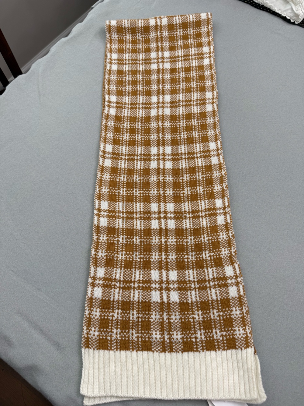 NWT Timberland White and Brown Plaid Knit Scarf